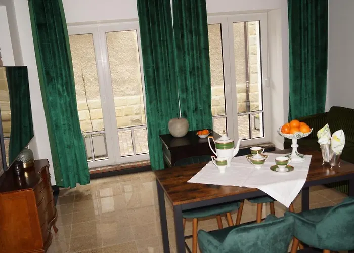 Pod Katedra Lägenhet *